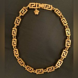 GIANNI VERSACE Vintage Greca Chain Necklace Medusa Charm Gold 16”